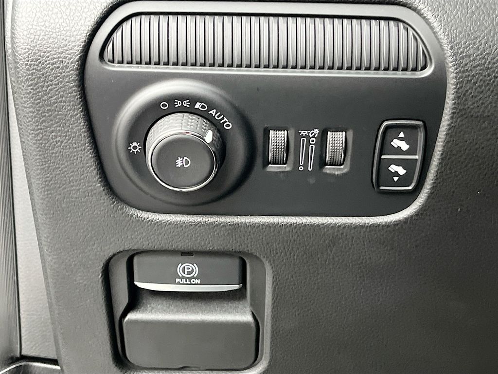 Used 2023 White Jeep Series II image 10
