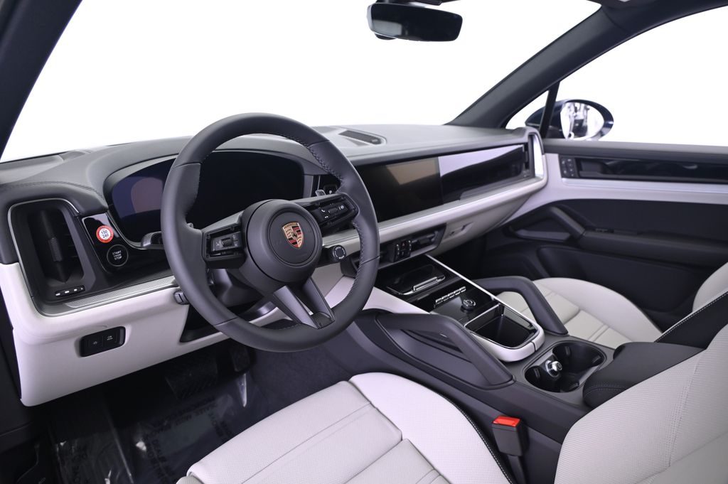 Thumbnail: 2026 Porsche Cayenne - 4