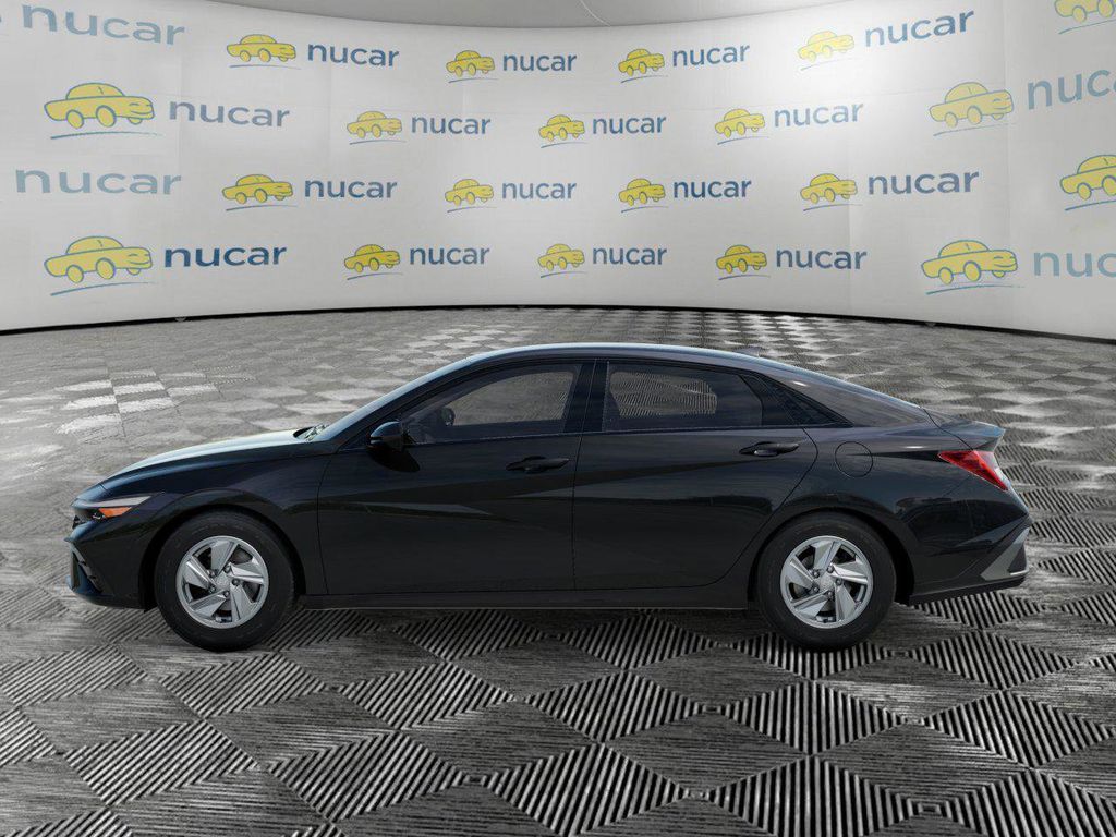 2026 Hyundai Elantra — photo 3
