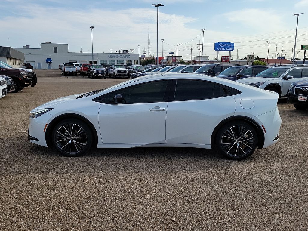 2023 Toyota Prius XLE - 5