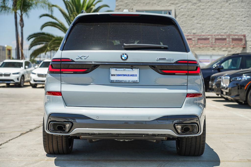 2025 BMW X7 xDrive40i 7