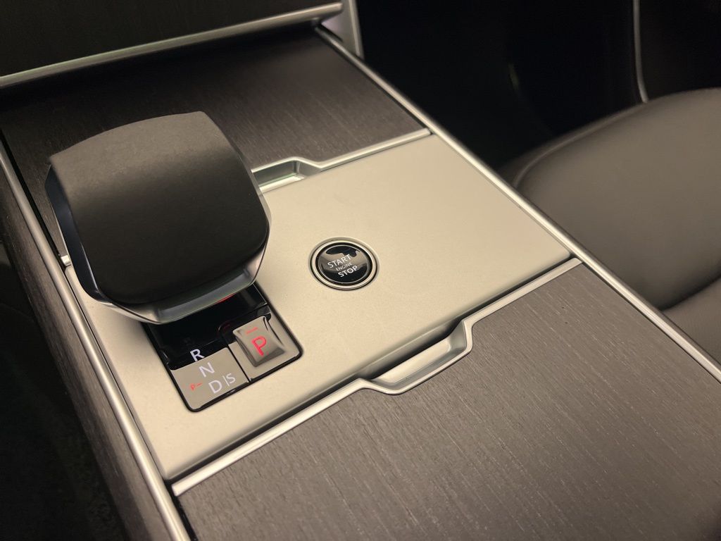 Thumbnail: 2026 Land Rover Range Rover - 20