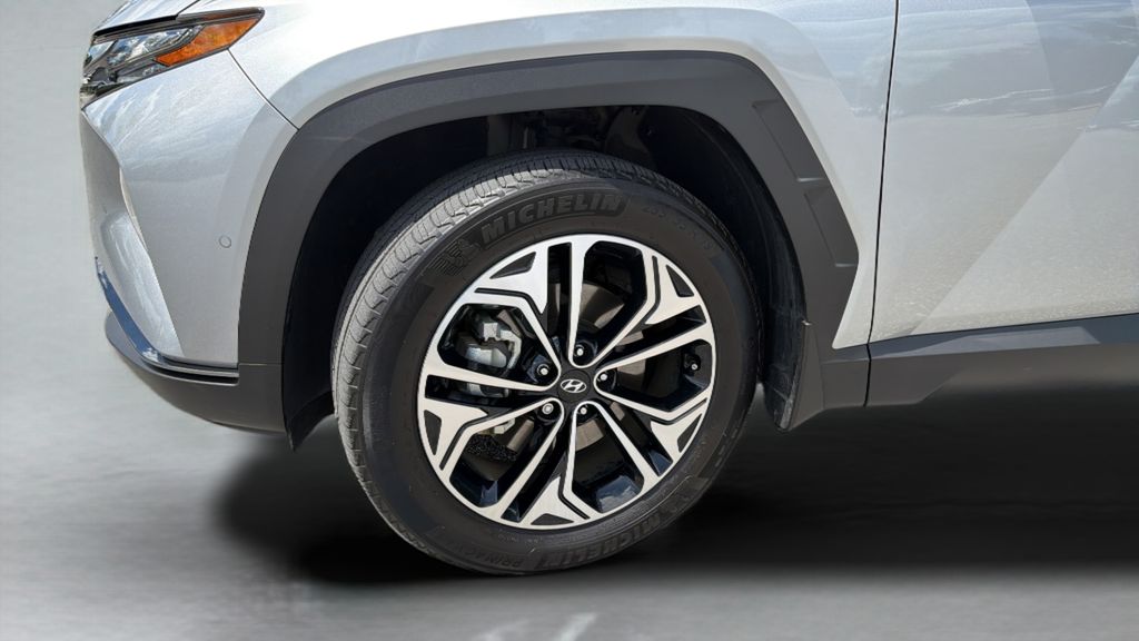 Used 2022 Silver Hyundai Limited image 34