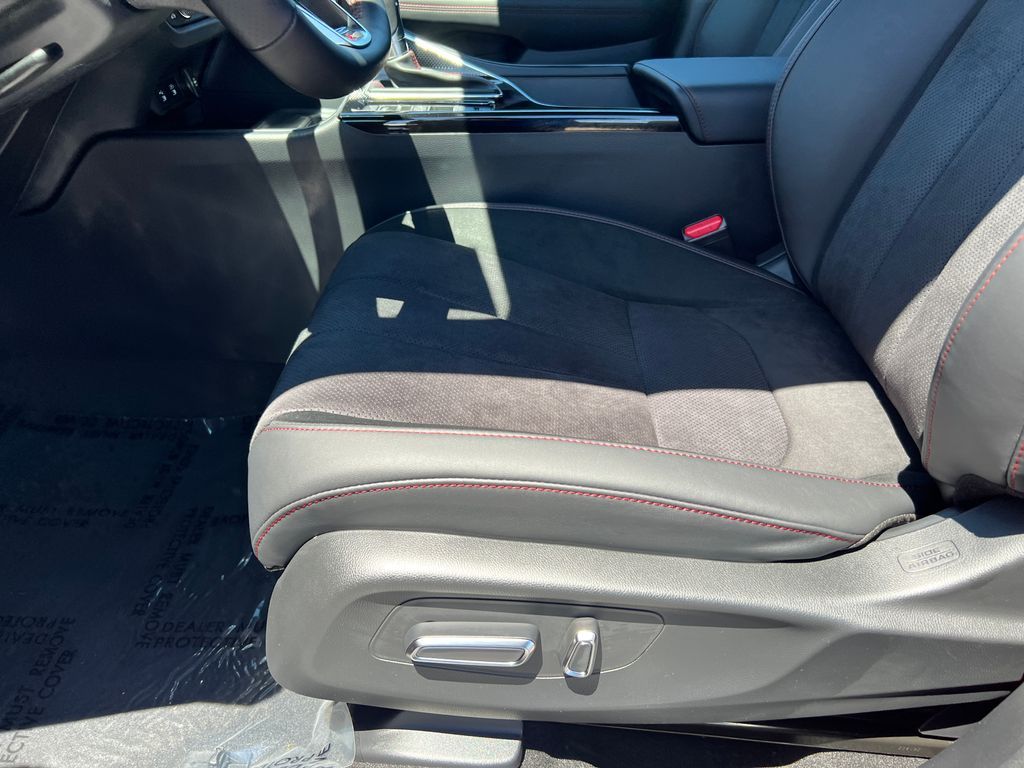 Thumbnail: 2025 Acura ADX - 14