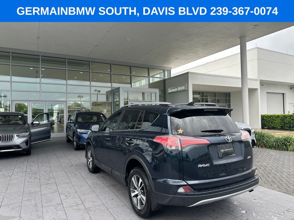 Used 2018 Blue Toyota XLE image 11
