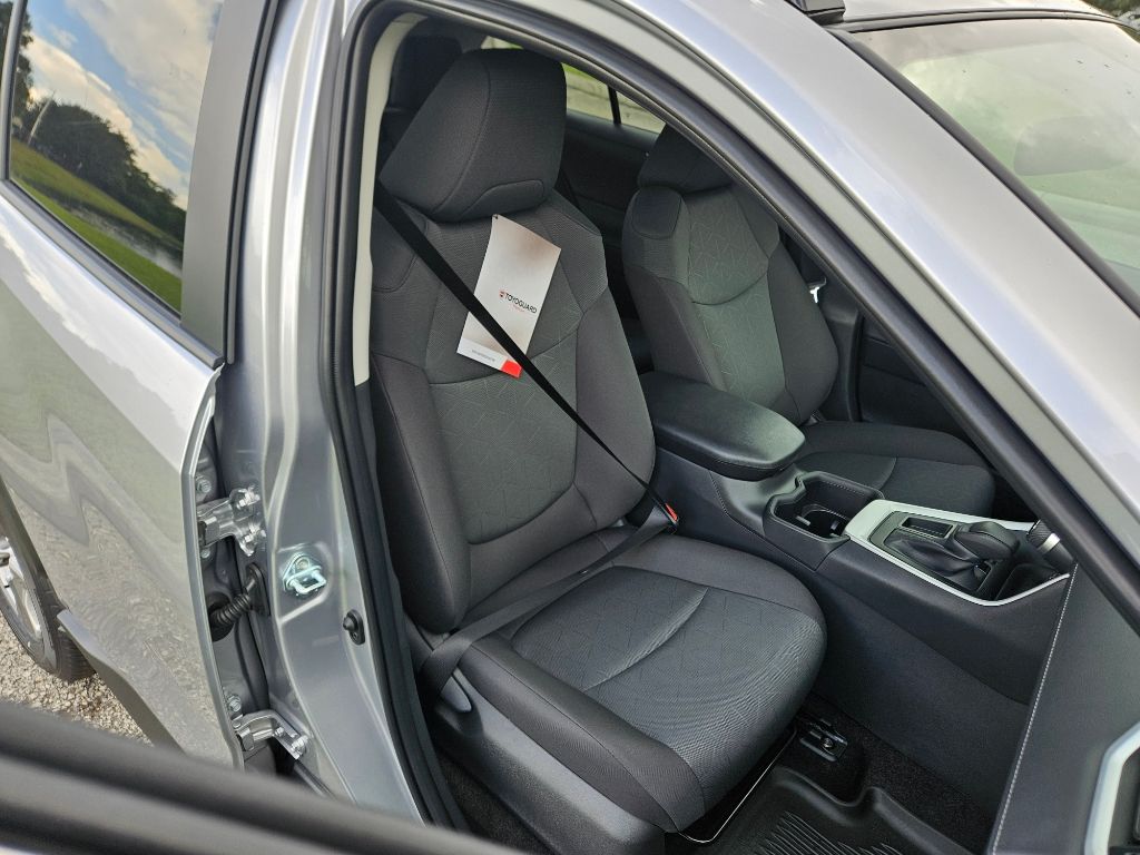 Thumbnail: 2024 Toyota RAV4 - 15