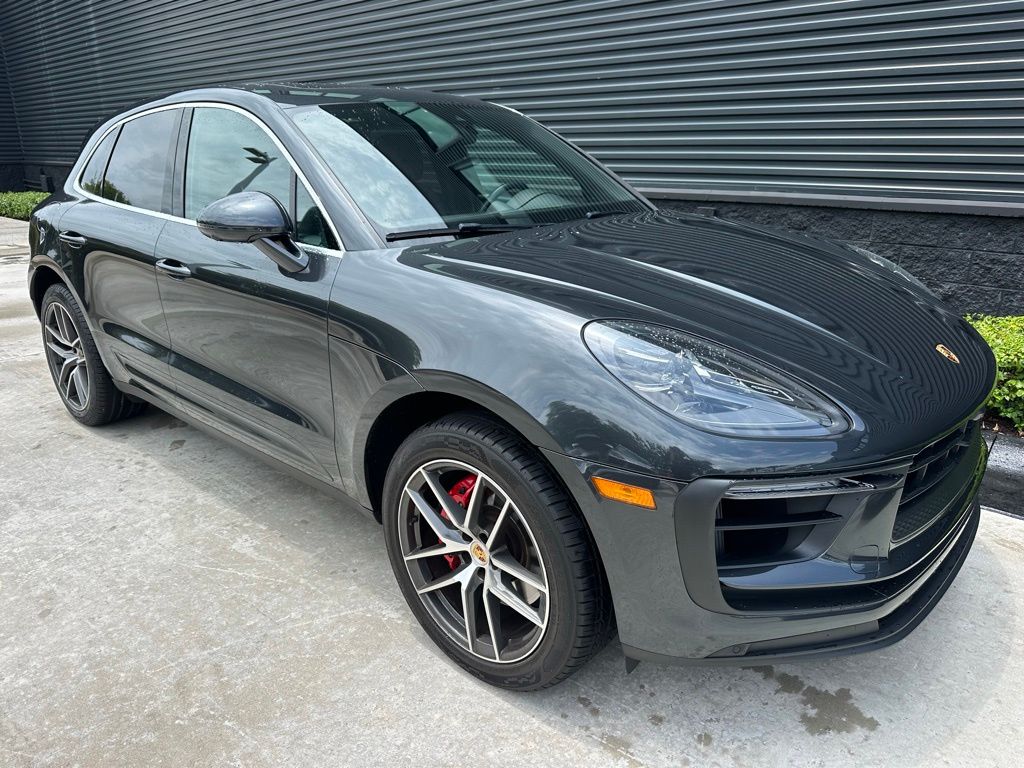 Thumbnail: 2023 Porsche Macan - 11