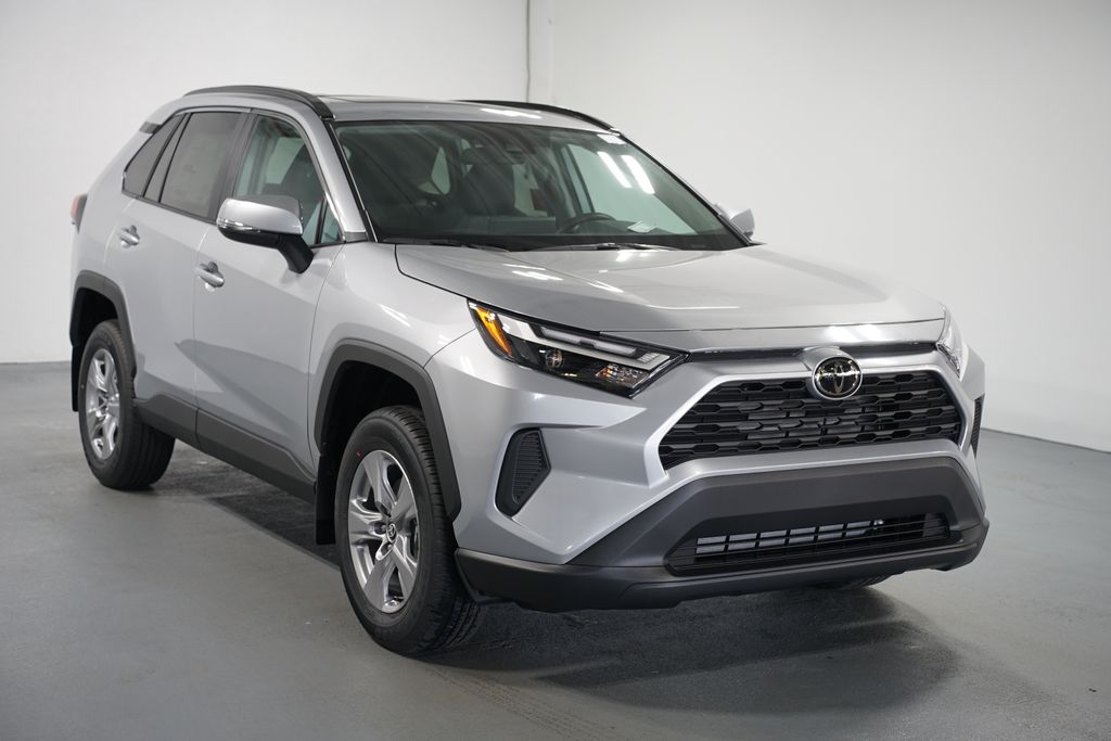 Thumbnail: 2025 Toyota RAV4 - 3