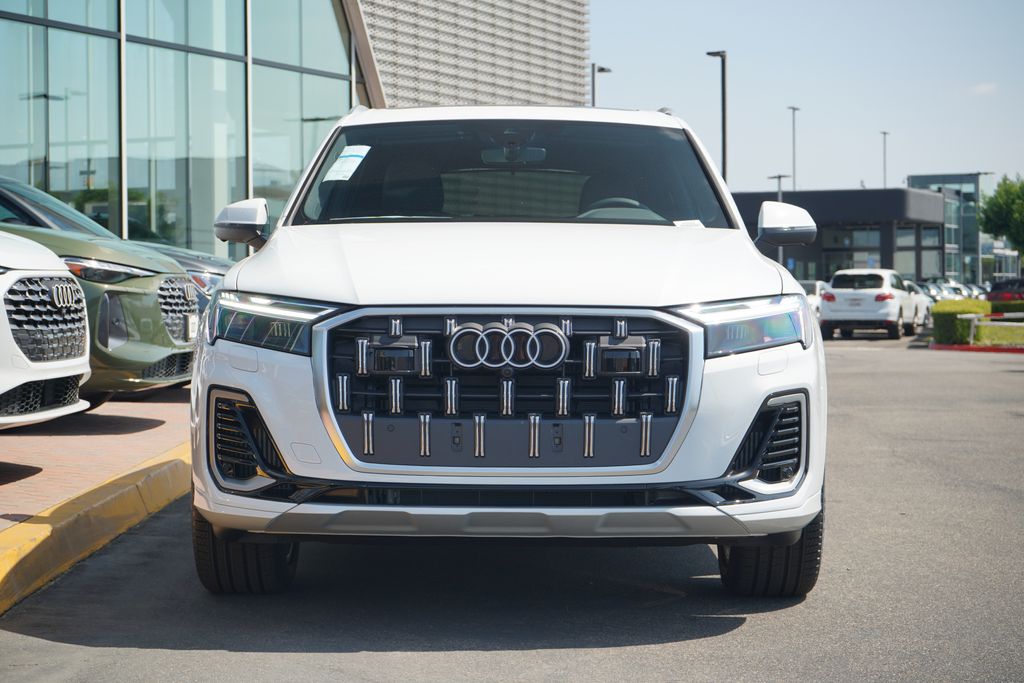 Thumbnail: 2026 Audi Q7 - 5