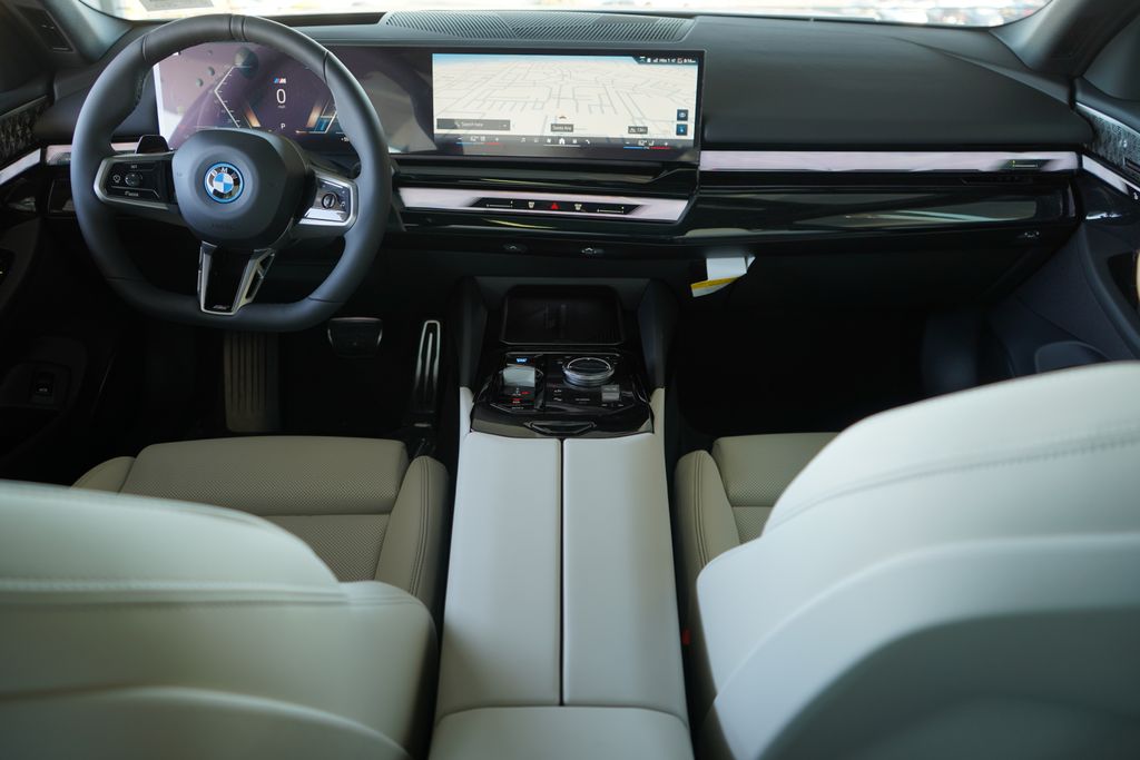 Thumbnail: 2026 BMW i5 - 14