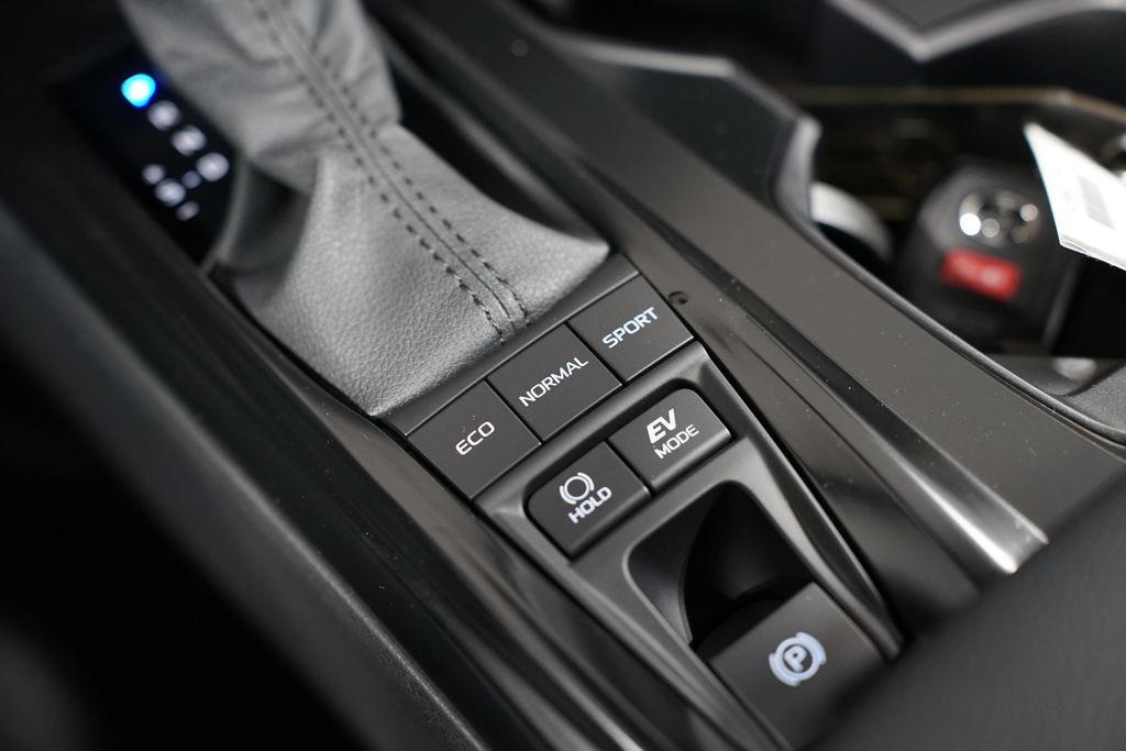 2025 Toyota Camry SE 23