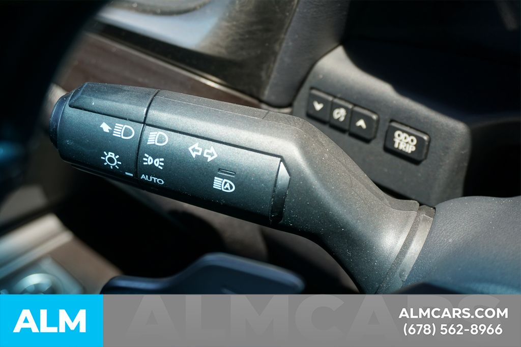 Used 2019 White Lexus 350 image 31