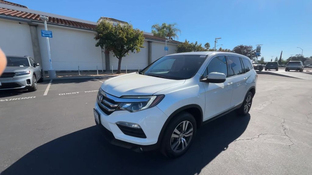 Thumbnail: 2017 Honda Pilot - 4