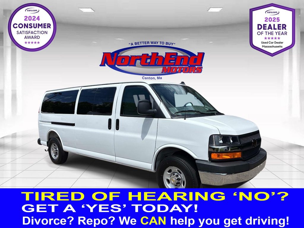 Summit White 2025 Chevrolet Express Van Rear-Wheel Drive 8-Speed Automatic Overdrive