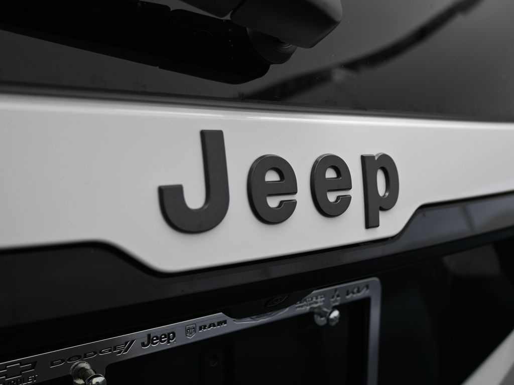 New 2026 Bright White Clearcoat Jeep Overland image 37