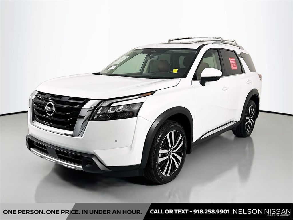 Everest White Pearl Tricoat 2025 Nissan Pathfinder Platinum 4WD SUV / Crossover All-Wheel Drive 9-Speed Automatic