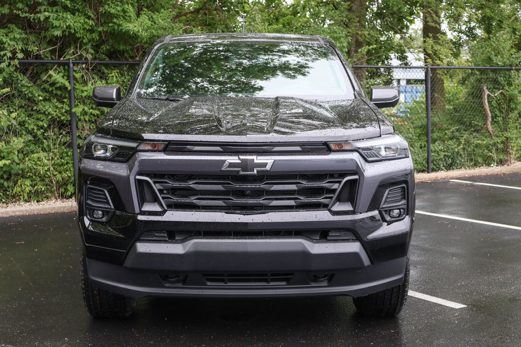 2024 Chevrolet Colorado LT 2