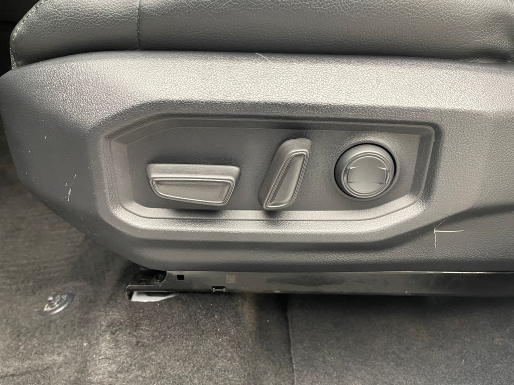 Thumbnail: 2023 Toyota Tundra - 14