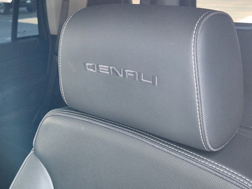 2019 GMC Yukon Denali 15