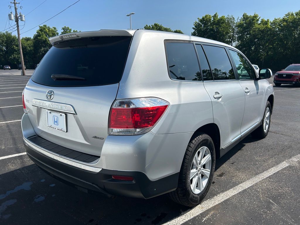 Thumbnail: 2012 Toyota Highlander - 5