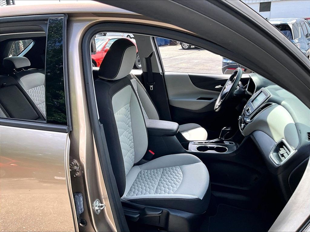 2018 Chevrolet Equinox — photo 11