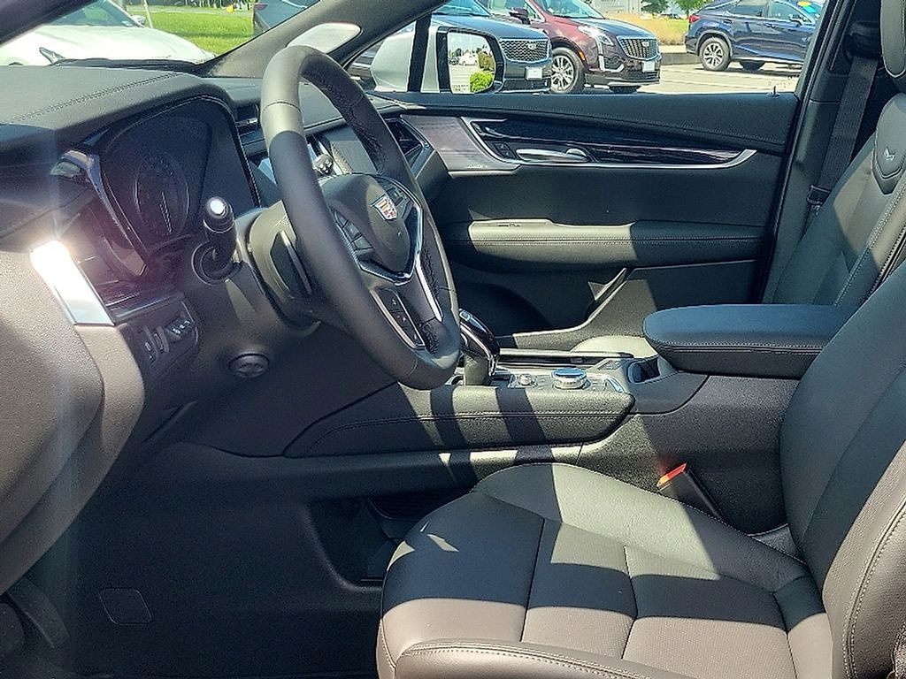 Thumbnail: 2025 Cadillac XT5 - 7