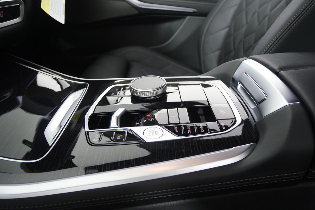 Thumbnail: 2026 BMW X5 - 21