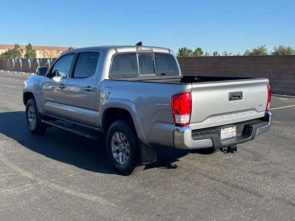 Thumbnail: 2016 Toyota Tacoma - 7