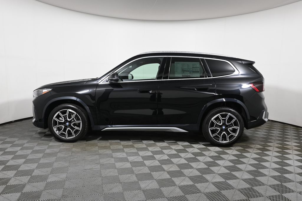 Thumbnail: 2027 BMW X1 - 2