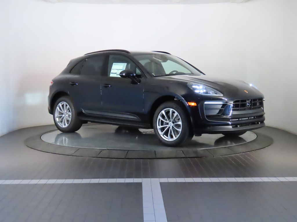 Thumbnail: 2026 Porsche Macan - 9