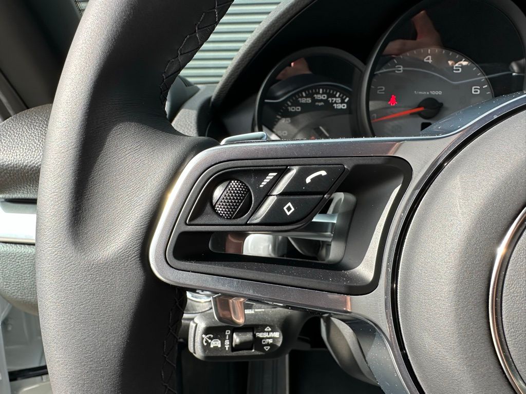 Thumbnail: 2025 Porsche 718 Boxster - 18