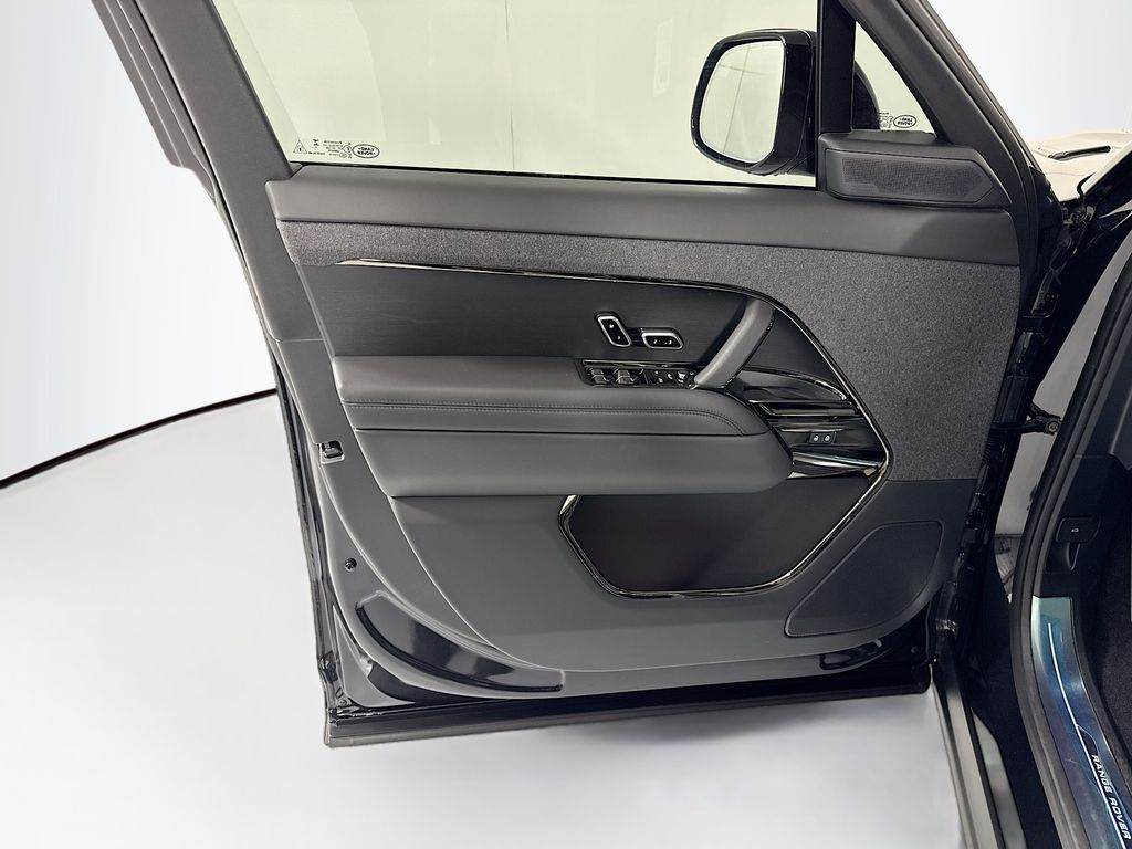 Thumbnail: 2026 Land Rover Range Rover Sport - 26
