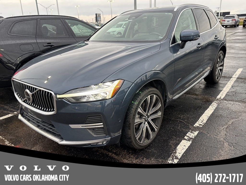 2023 Volvo XC60 B5 Ultimate Bright Theme