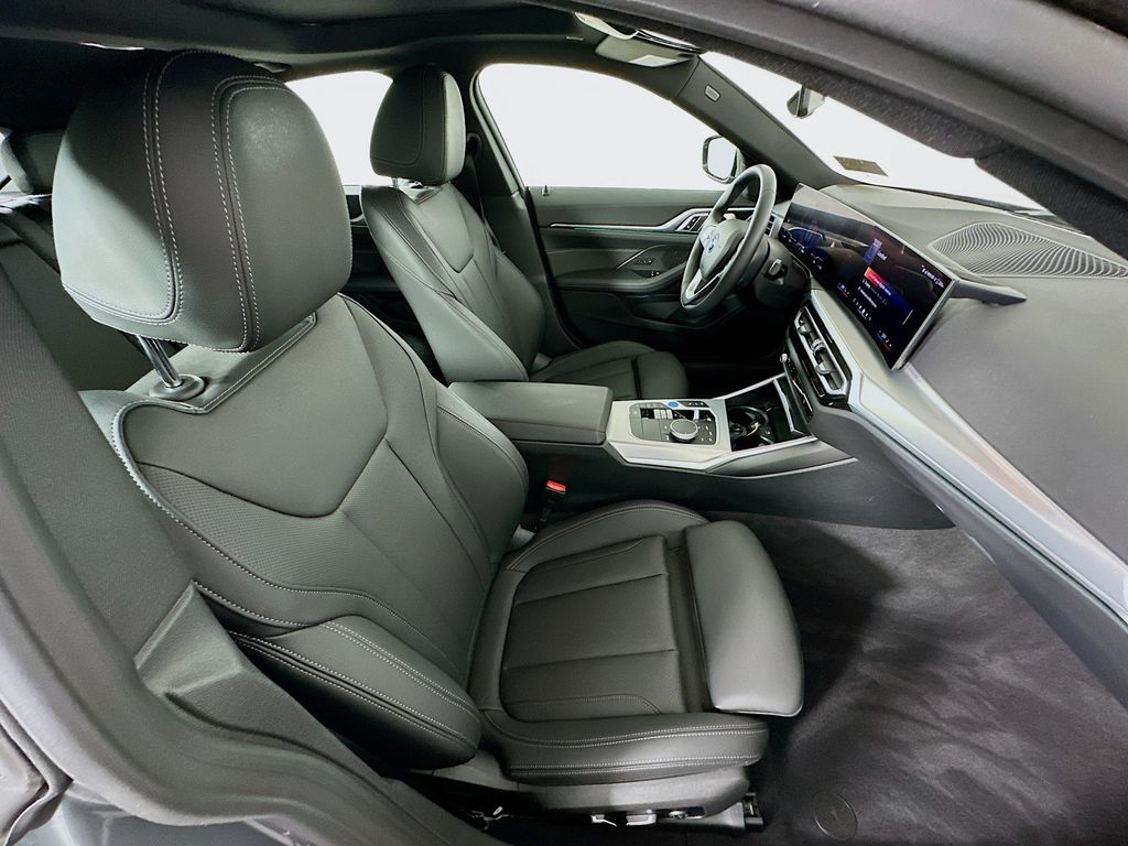 2024 BMW i4 eDrive35 28