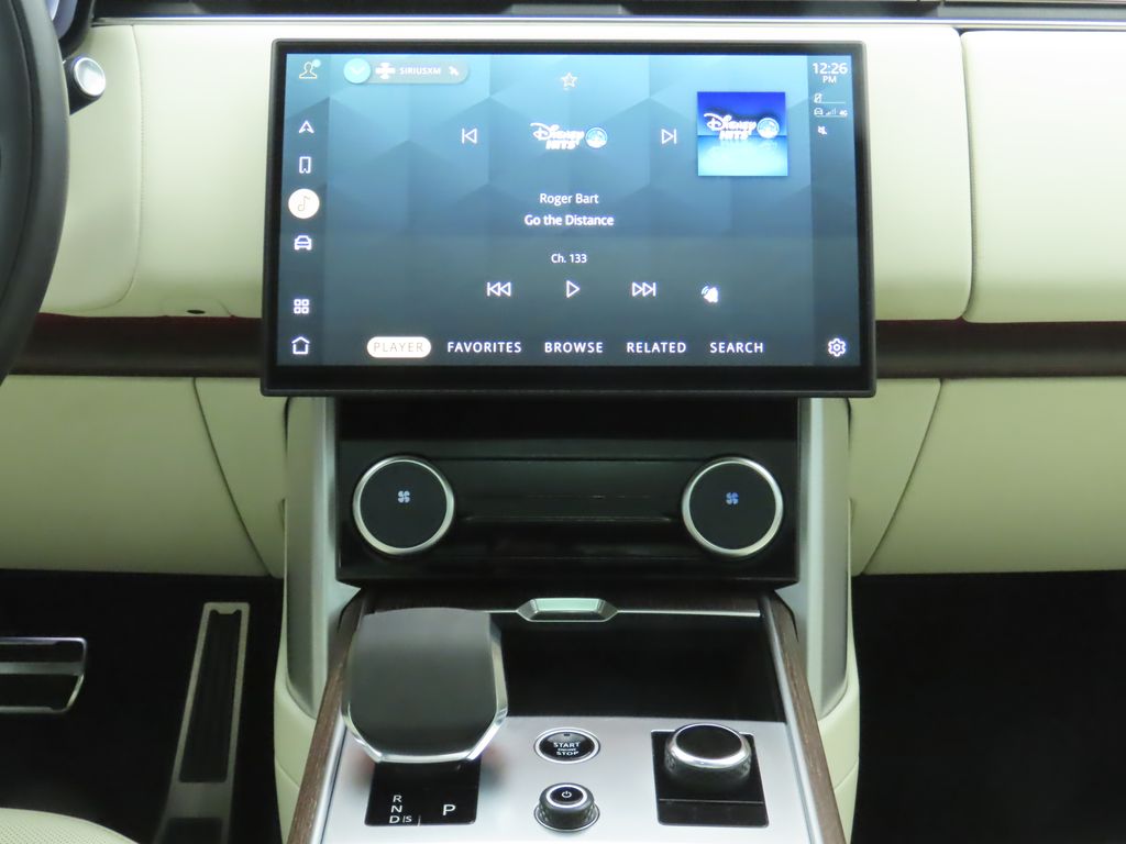 2023 Land Rover Range Rover SE 14