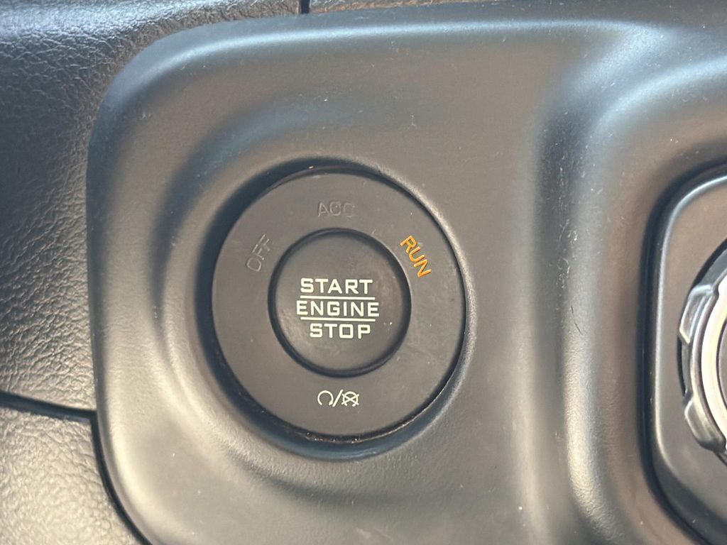 Used 2023 Jeep Gladiator Willys 4D Crew Cab