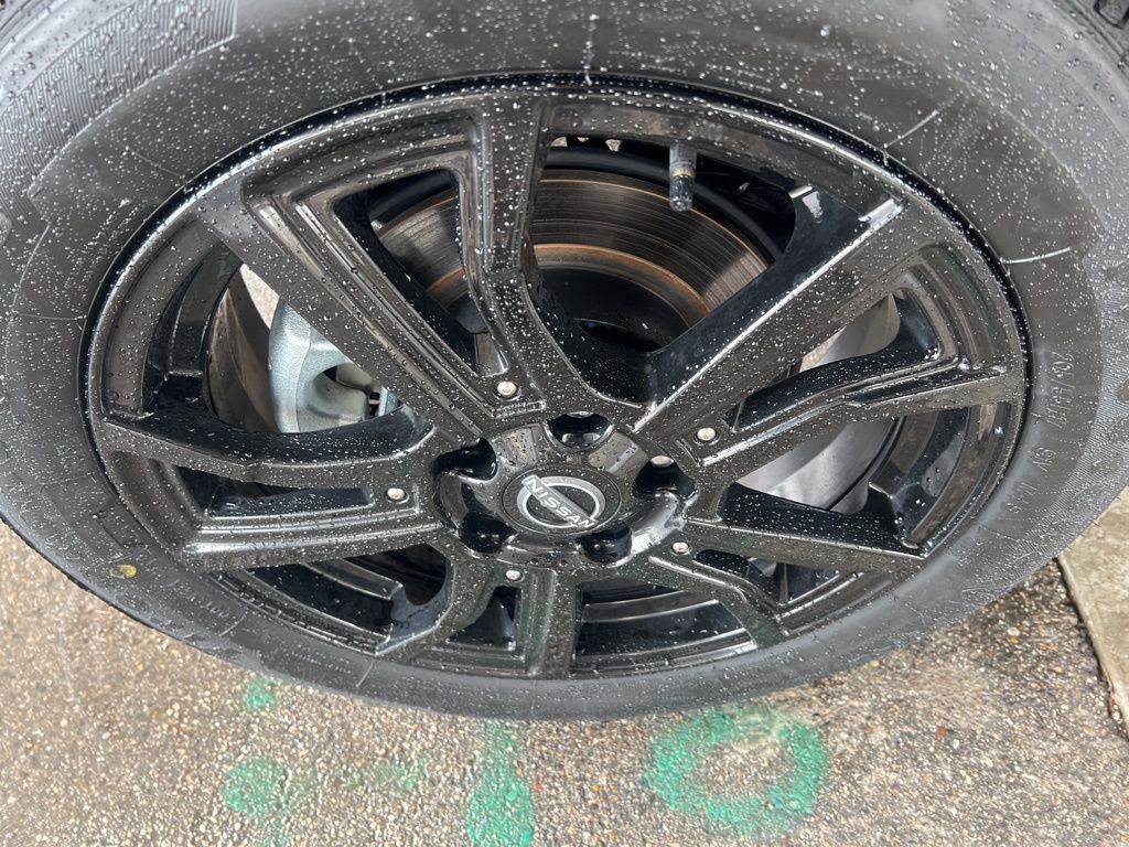 2024 Nissan Kicks SR photo