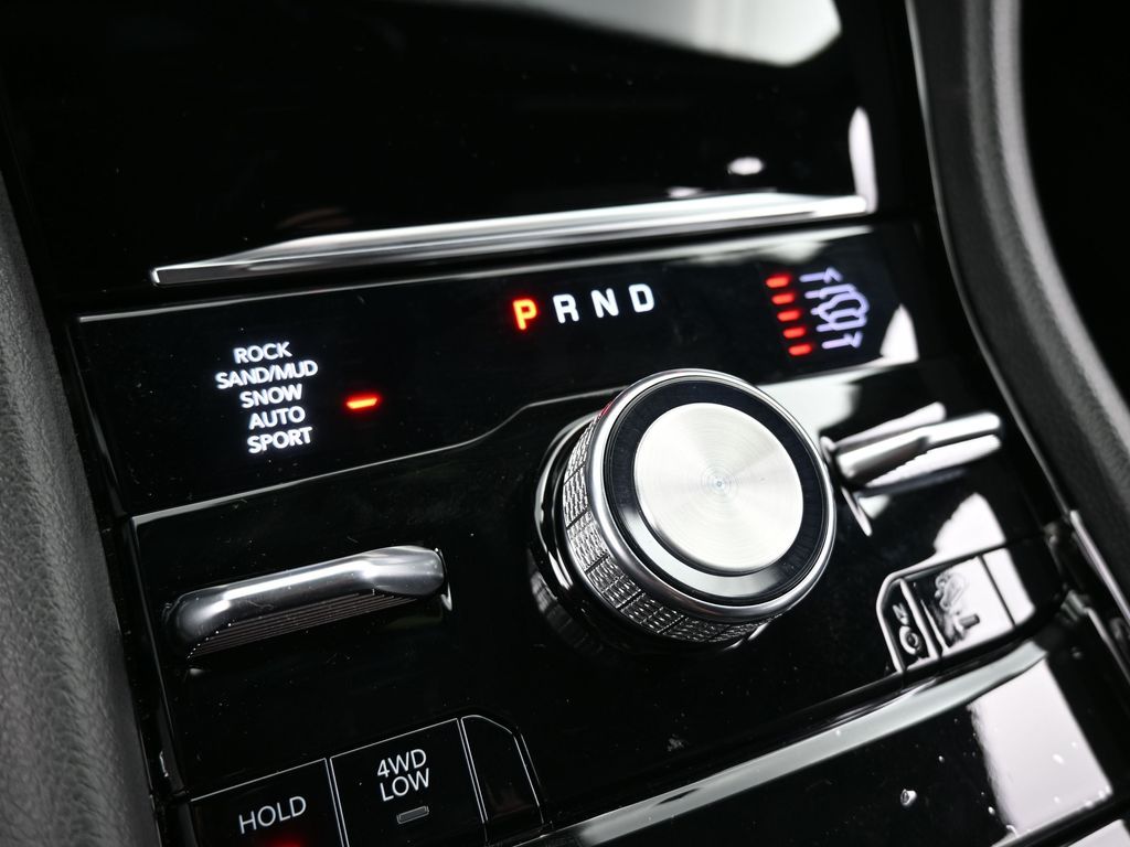 Used 2024 Baltic Gray Metallic Clearcoat Jeep Overland image 28