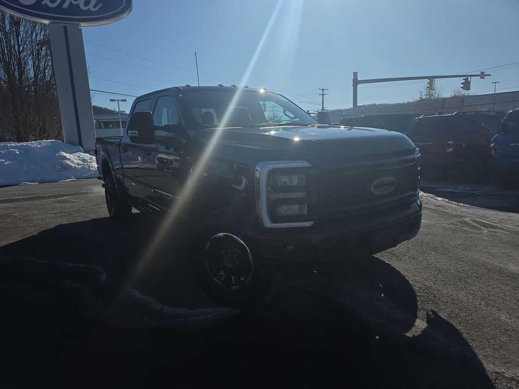 2025 Ford F-250 Super Duty Lariat Crew Cab 4WD