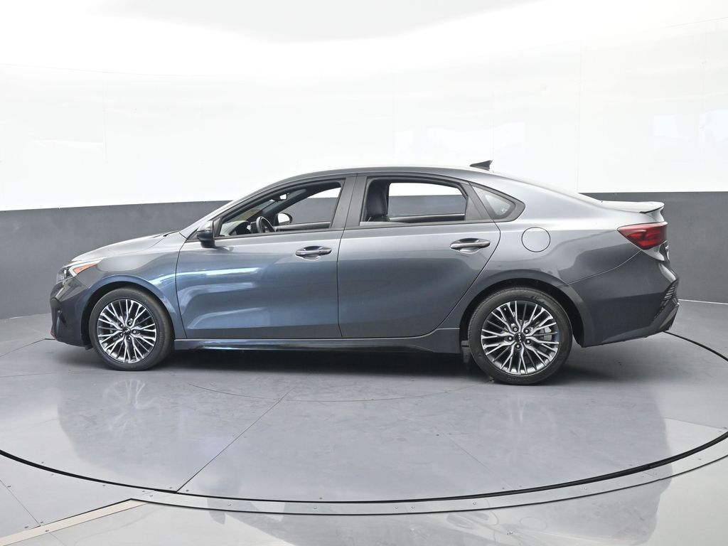 Used 2023 Gravity Gray Kia GT-Line image 3