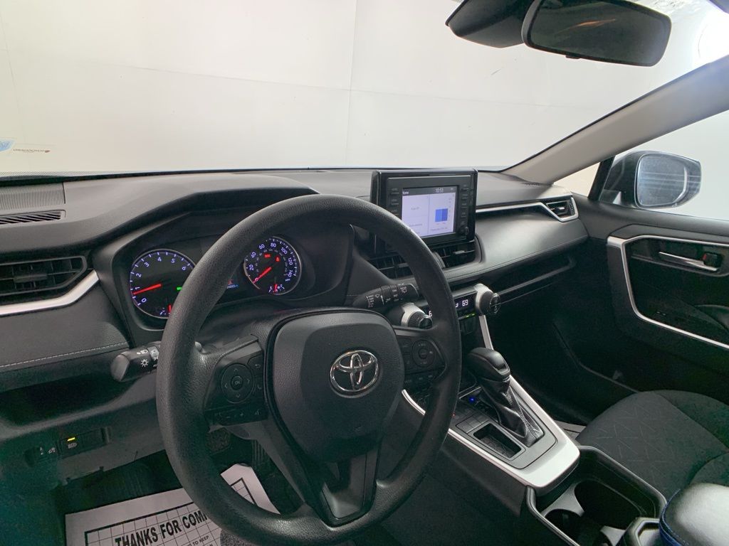 2019 Toyota RAV4 XLE 30