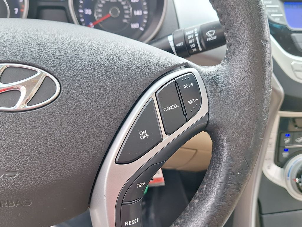 Thumbnail: 2013 Hyundai Elantra - 31