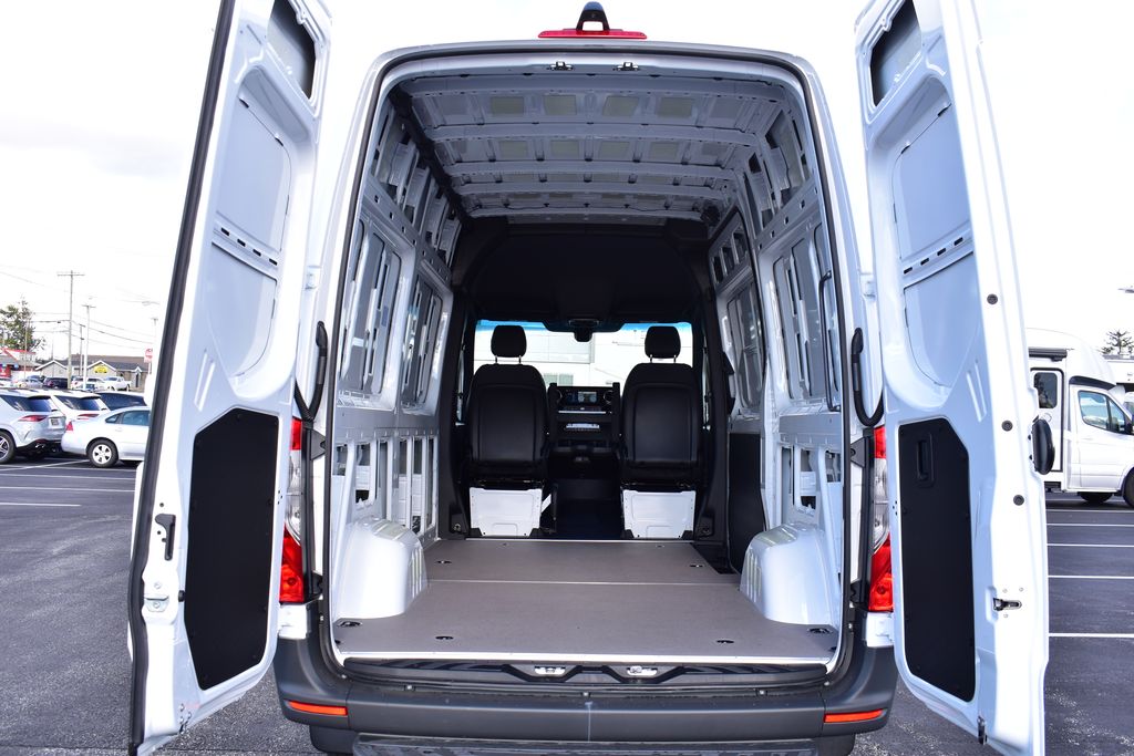 Thumbnail: 2025 Mercedes-Benz Sprinter - 30