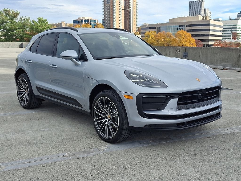 Thumbnail: 2026 Porsche Macan - 7