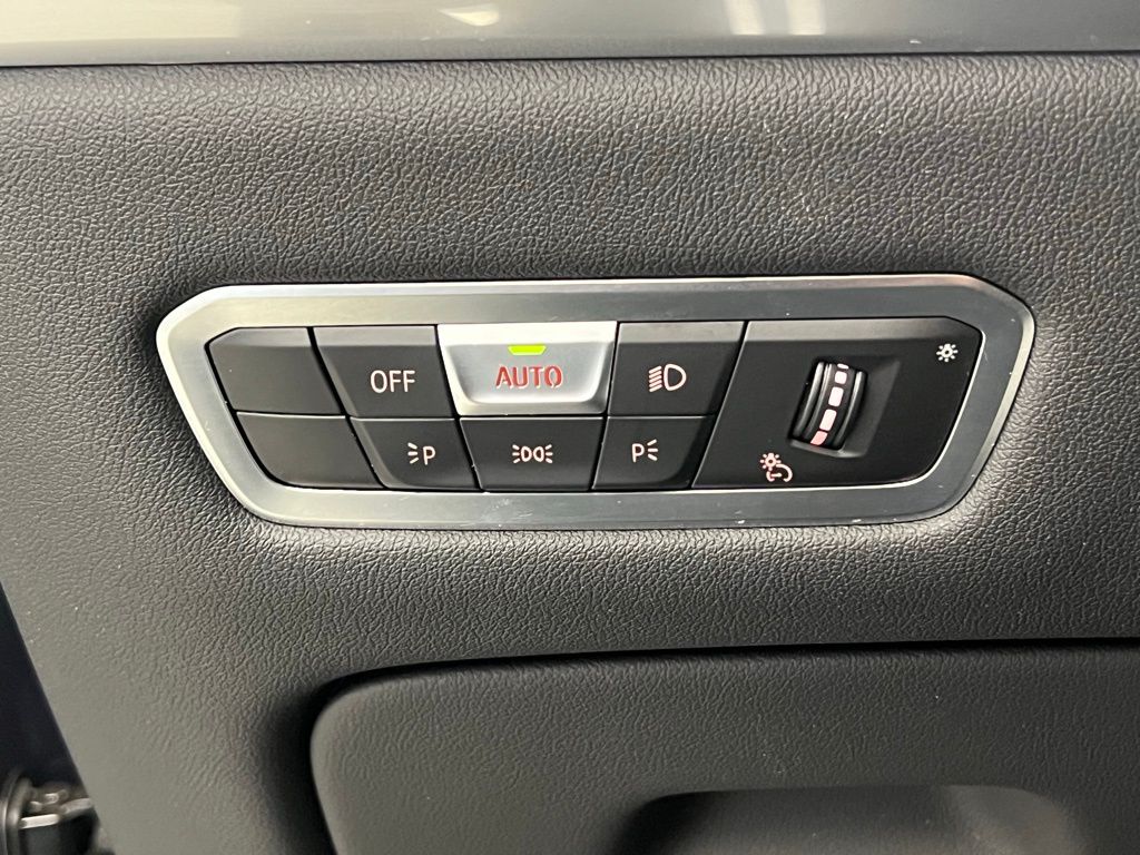 Thumbnail: 2023 BMW X7 - 21