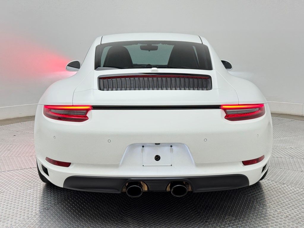 Thumbnail: 2019 Porsche 911 - 13
