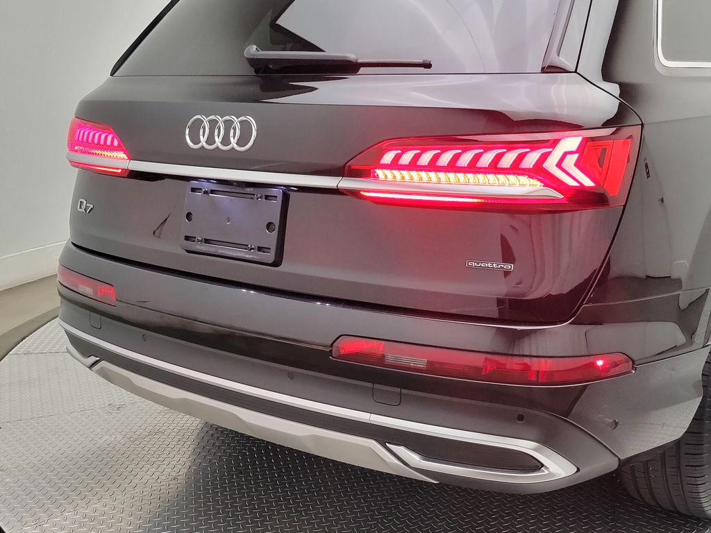 Thumbnail: 2023 Audi Q7 - 8