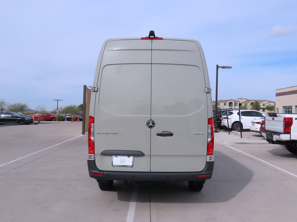2025 Mercedes-Benz Sprinter 2500 6