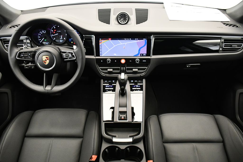 Thumbnail: 2026 Porsche Macan - 23