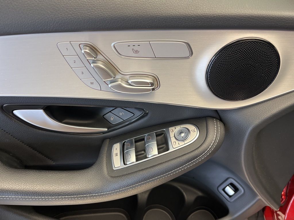 Thumbnail: 2022 Mercedes-Benz GLC - 12